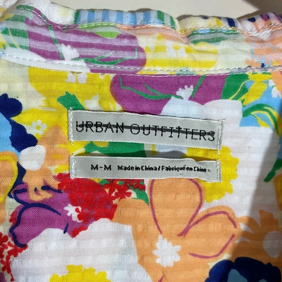 Urban Outfitters Juniper Floral Button Down - Picture 6 of 6